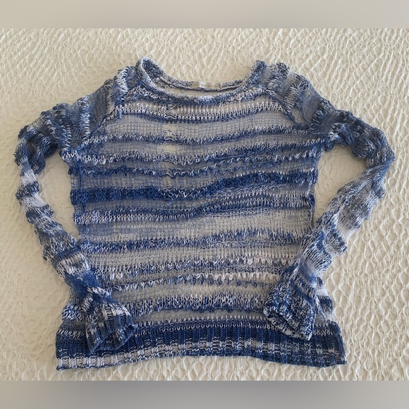 Linen blue sheer top - Picture 2 of 3